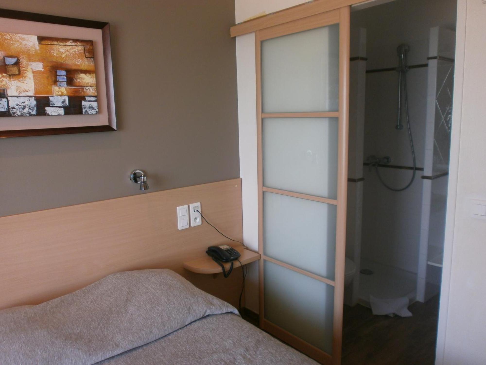 Hotel Au Tapis De Sable Saint-Cyr-sur-Mer Habitación foto