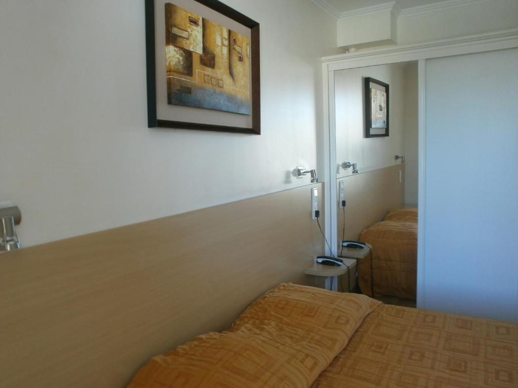 Hotel Au Tapis De Sable Saint-Cyr-sur-Mer Habitación foto